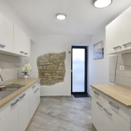 Comfortable Vacation Retreat With Parking