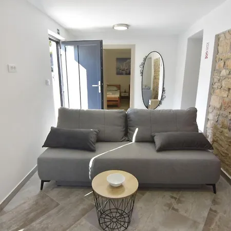 Apartman Comfortable Vacation Retreat With Parking
