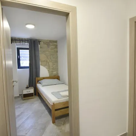 Comfortable Vacation Retreat With Parking דירה Plovanija