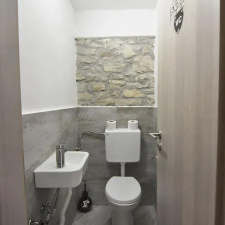 Comfortable Vacation Retreat With Parking